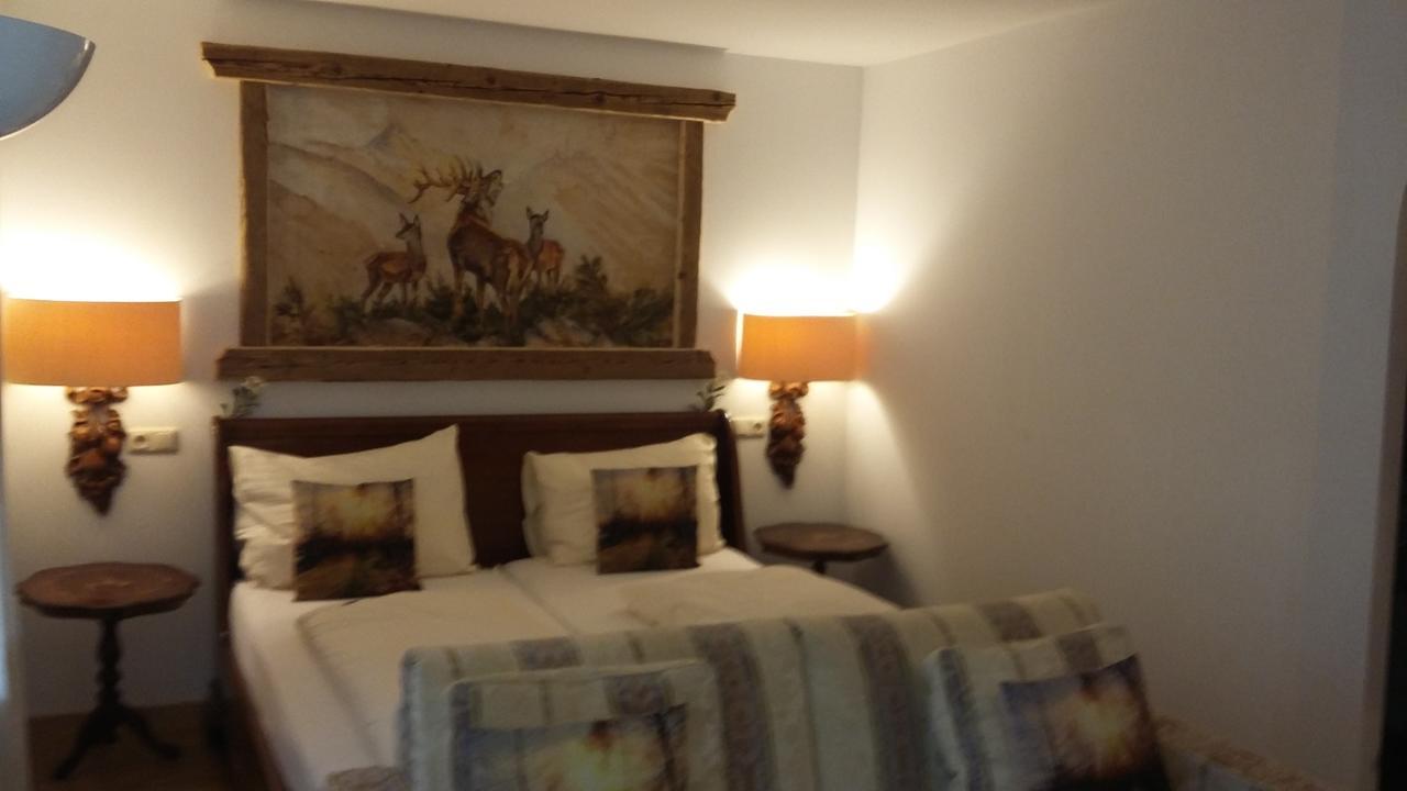Platzhirsch Zur Alten Wagnerei Gastehaus Bed and Breakfast Saint Wolfgang Esterno foto