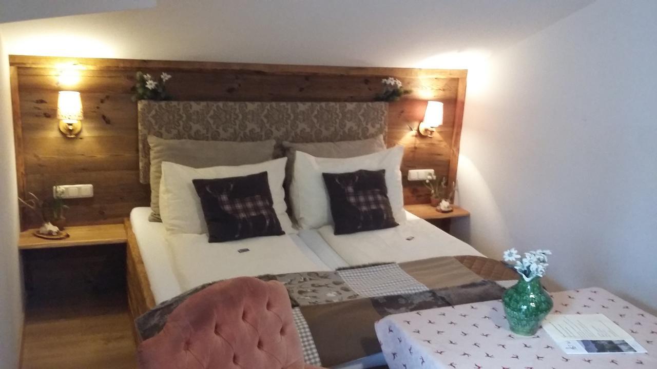 Platzhirsch Zur Alten Wagnerei Gastehaus Bed and Breakfast Saint Wolfgang Esterno foto