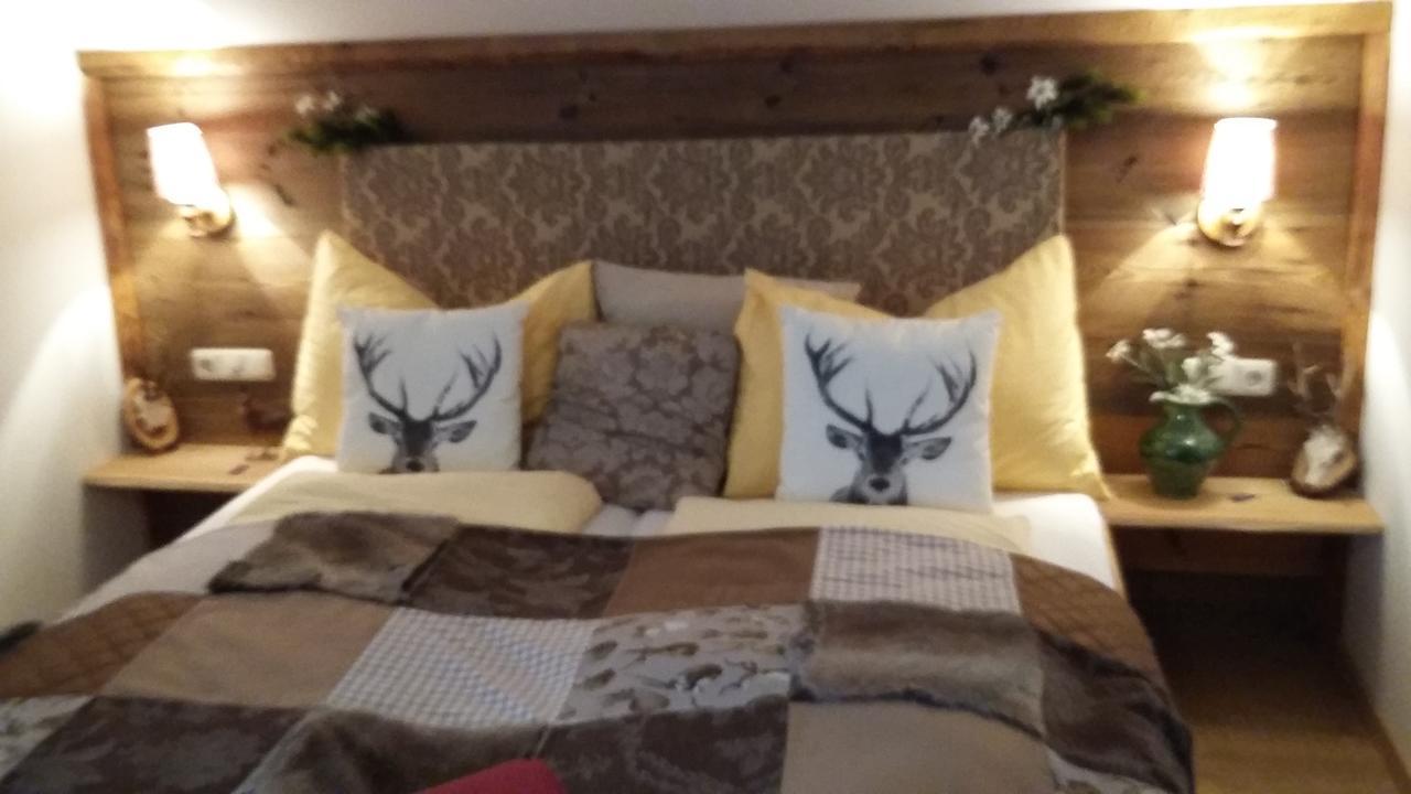 Platzhirsch Zur Alten Wagnerei Gastehaus Bed and Breakfast Saint Wolfgang Esterno foto