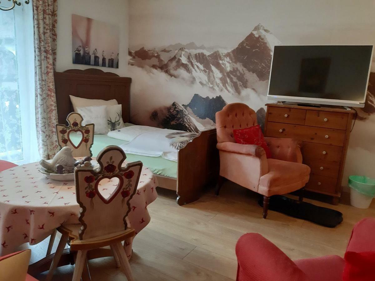 Platzhirsch Zur Alten Wagnerei Gastehaus Bed and Breakfast Saint Wolfgang Esterno foto