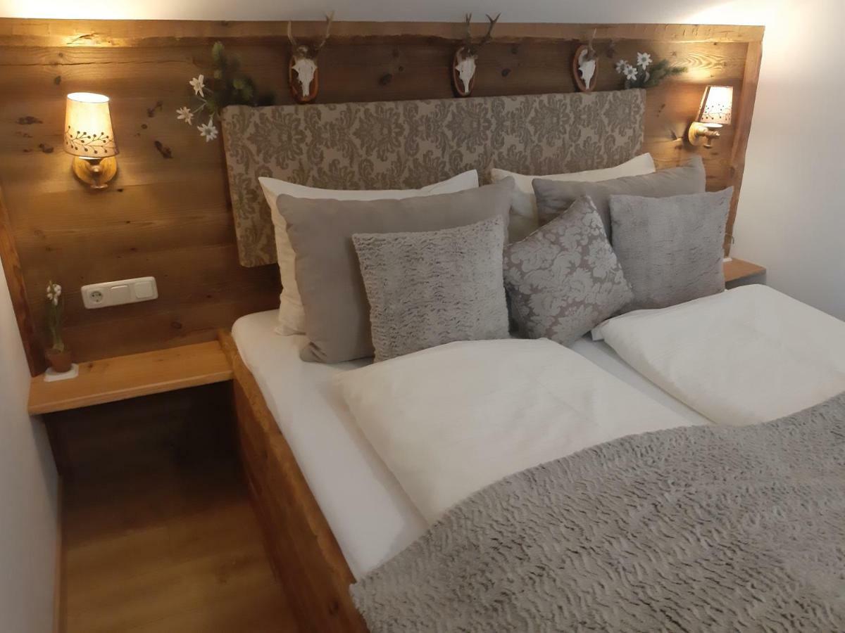 Platzhirsch Zur Alten Wagnerei Gastehaus Bed and Breakfast Saint Wolfgang Esterno foto